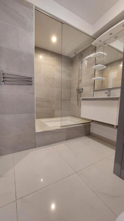 Appartement Pieds Dans L'Eau Vue Mer Acces Plage Et Piscine 마리고 외부 사진